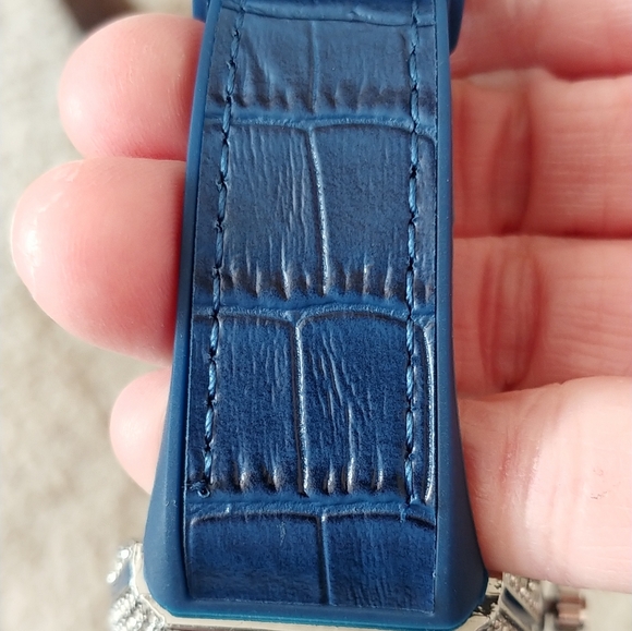 Watch - Picture 2 of 6